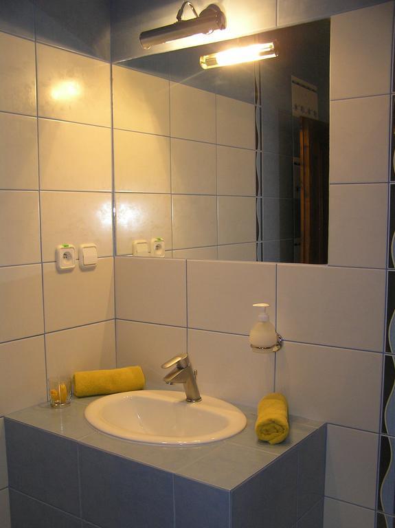 Hotel Slnecny Dvor Michalovce Phòng bức ảnh