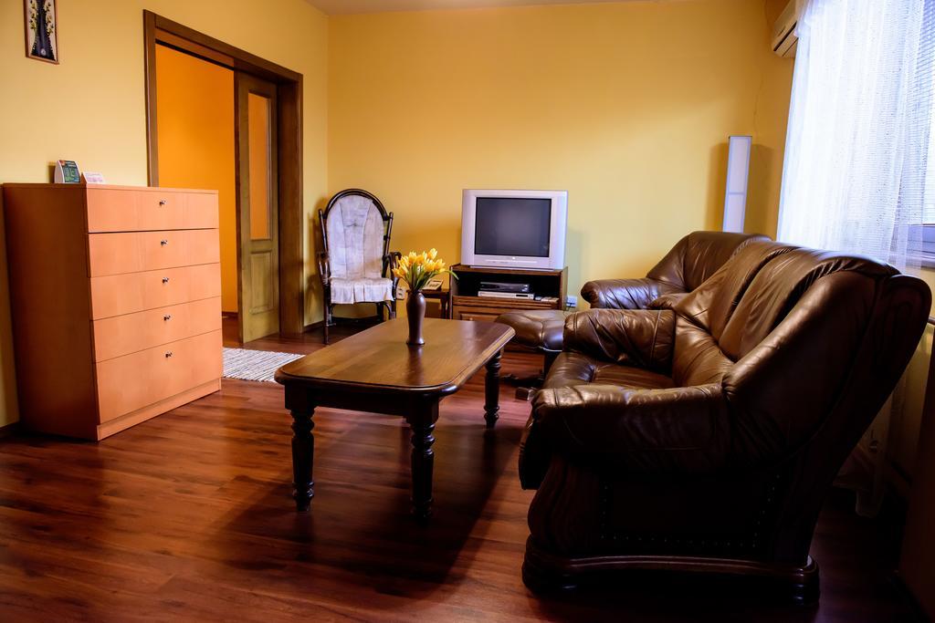Hotel Slnecny Dvor Michalovce Phòng bức ảnh