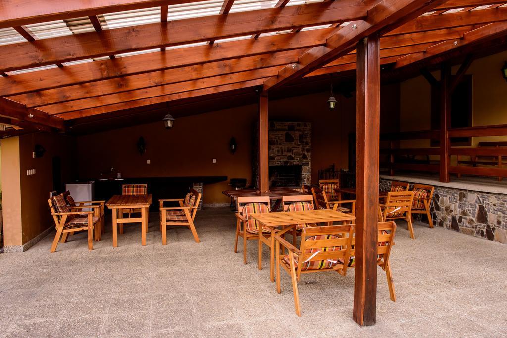 Hotel Slnecny Dvor Michalovce Ngoại thất bức ảnh